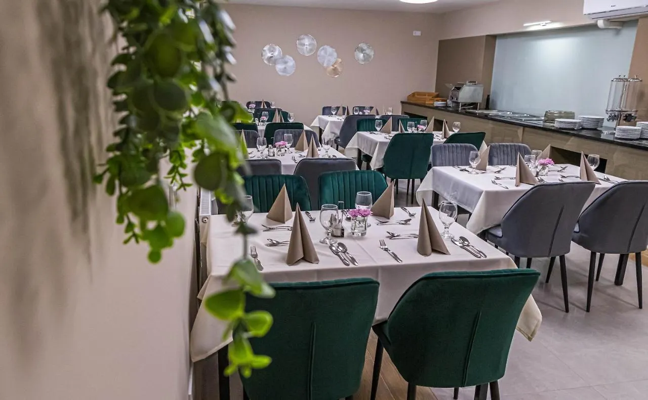 Hotel Crystal Hajduszoboszlo 4*,